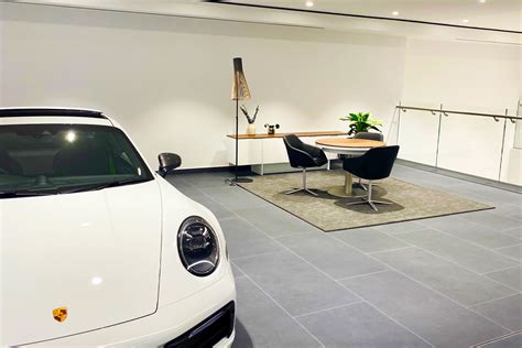 Porsche Centre Newport - Showcase Interiors