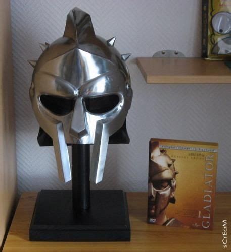 Gladiator (2000) movie props Gladiator Helmet 1 1 | Gladiator helmet ...