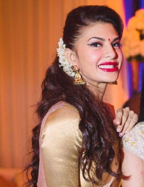 12 Best Jacqueline Fernandez Hairstyles of All Time | Styles At Life