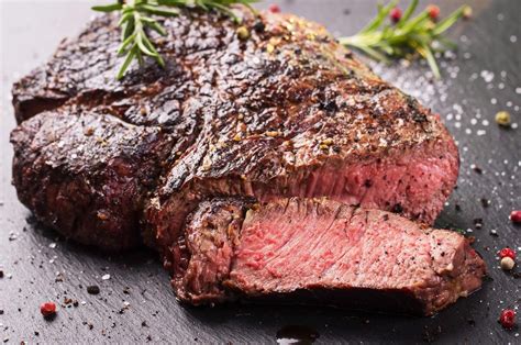 5 Pro Tips – Grilling The Perfect Steak | HomeWetBar - Be Awesome Blog!