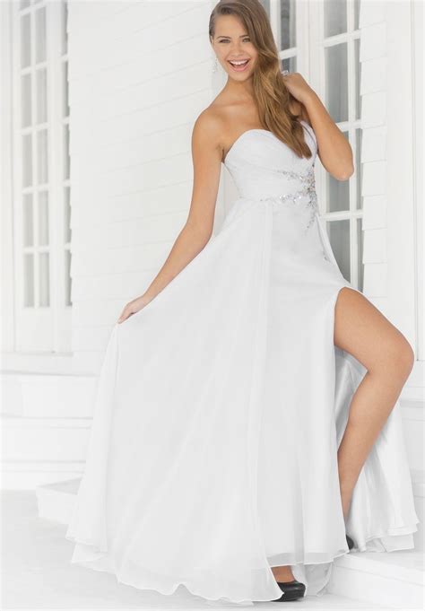 20 Beautiful White Prom Dresses - MagMent