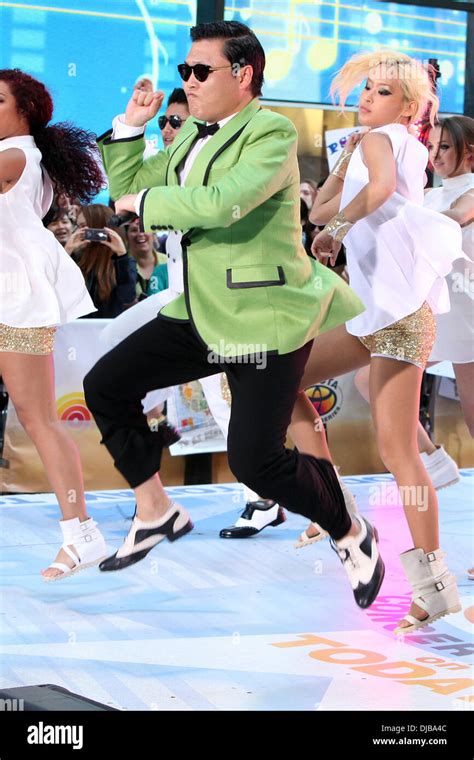 Psy gangnam style hi-res stock photography and images - Alamy