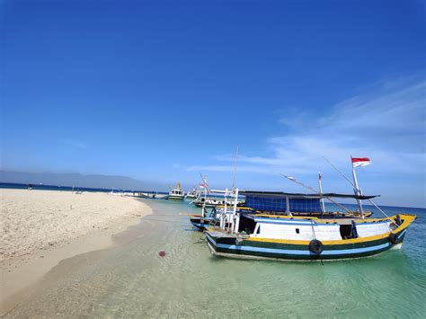 Pantai Pasir Putih Probolinggo - Pantai Dengan Pemandangan Sunset Yang ...