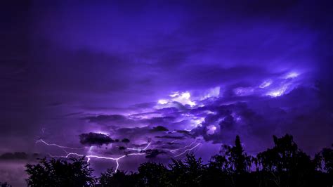 Download wallpaper 2048x1152 thunderstorm, lightnings, sky, dark, dual ...