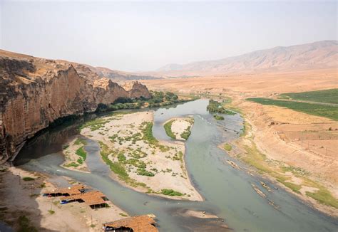 Euphrates River War