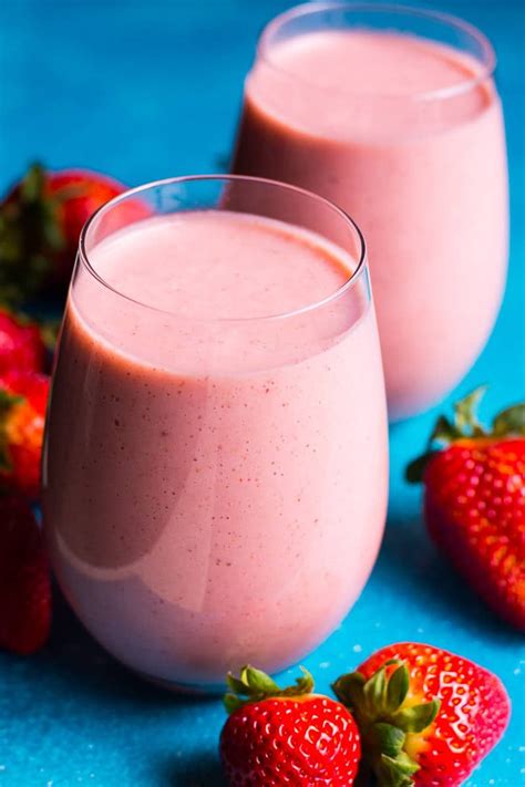 How To Make Strawberry Smoothie With Almond Milk