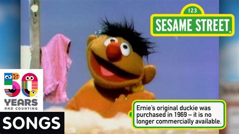 Sesame Street Ernie and his rubber Duckie – Adventure Ducksters