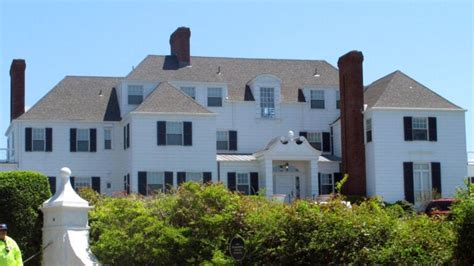 Taylor Swift sings about her Rhode Island beach house — and the wild ...