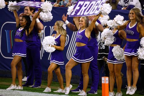 Look: TCU Cheerleader Going Viral Before National Title Game - The Spun