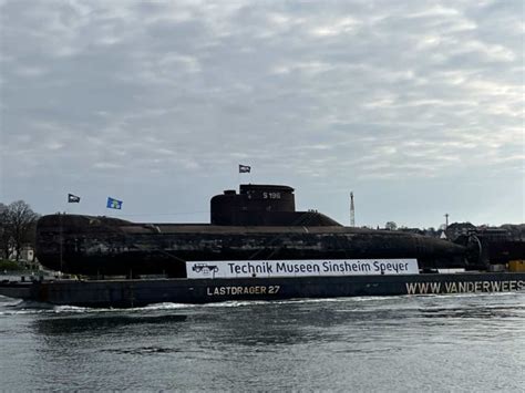 Submarine U 17 transport from Kiel through the Kiel Canal ...