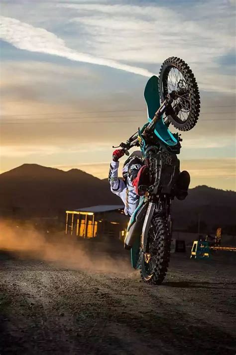 Dirt Bike Wallpaper | Best Racing Bikes, Dirt Bike Wheelie, Enduro ...