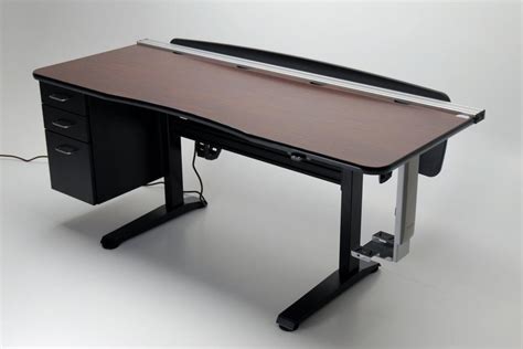 Ergo Vanguard Office 72 adjustable height desk | Martin & Ziegler