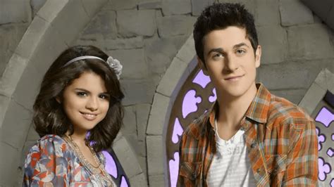 Selena Gomez Teases 'Wizards of Waverly Place' Reunion Later This Month ...