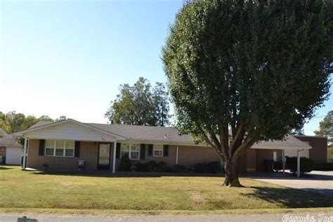 624 W Garland St, Paragould, AR 72450 | realtor.com®