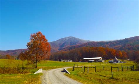 Wears Valley Entrance to the Smoky Mountains National Park: Smoky ...