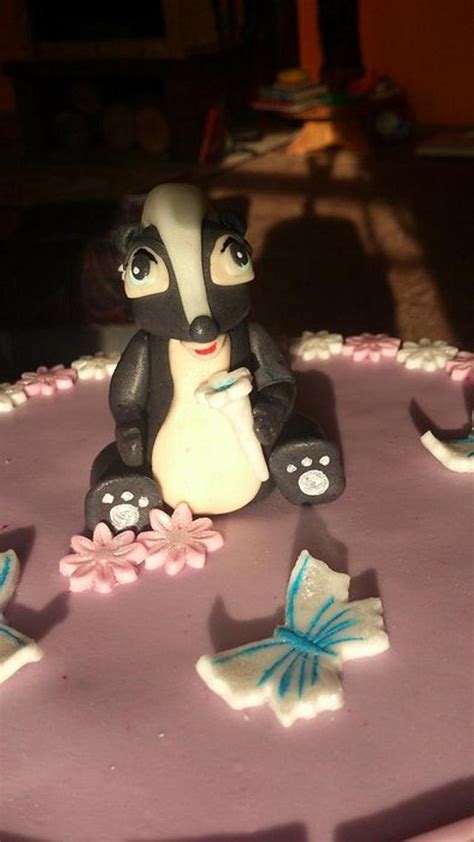 Skunk Flower cake - Cake by Ewa Drzewicka - CakesDecor