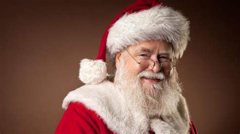 Santa Claus Around the World - Guideposts