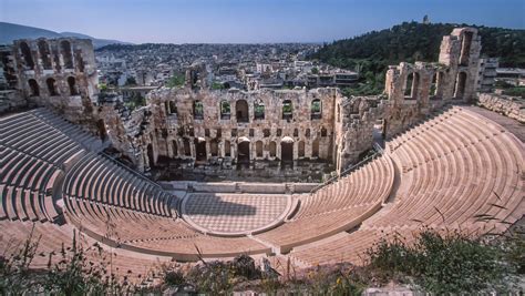 Must-see Greek ruins and ancient buildings