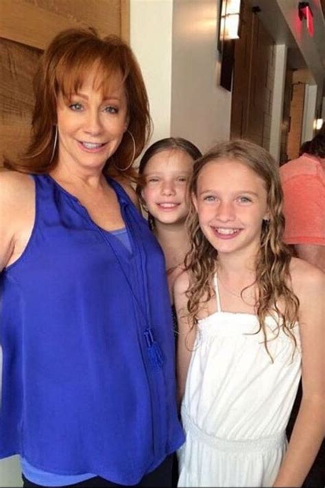 Reba and kids is the cutest Country Singers, Country Music, Dolly ...