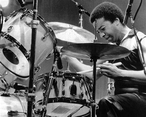 Tony Williams - DRUMMERWORLD