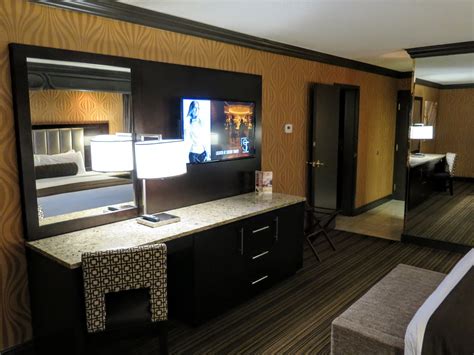 Royal Flusher World: Golden Nugget Las Vegas Gold Tower Club Suite Review