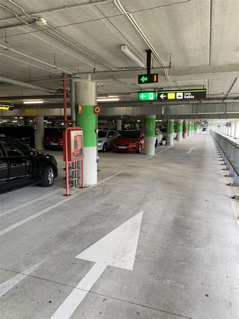 Parking guidance system installed at Santiago de Compostela Airport