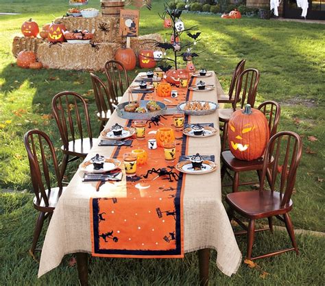 28 Awesome Outdoor Halloween Party Ideas | DigsDigs