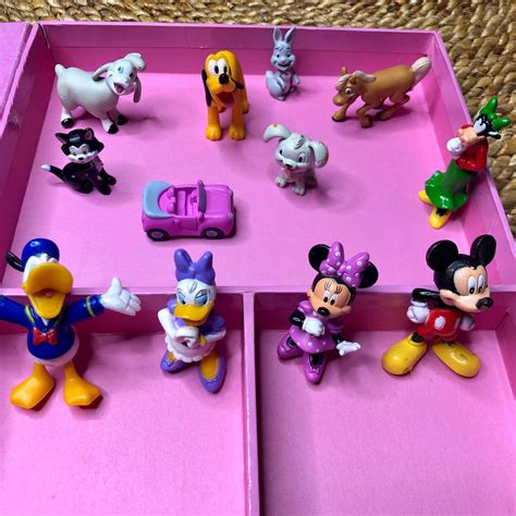 🍍Disney Minnie My Busy Book w 12 Figurines Preschool