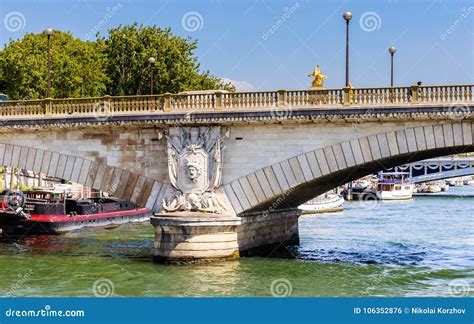 Fragment of the Pont Des Invalides Across the Seine in Paris Editorial ...