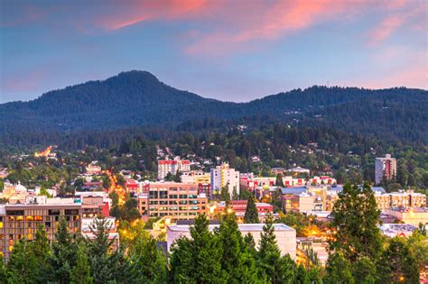 Eugene Oregon Usa Downtown Stock Photo - Download Image Now - iStock