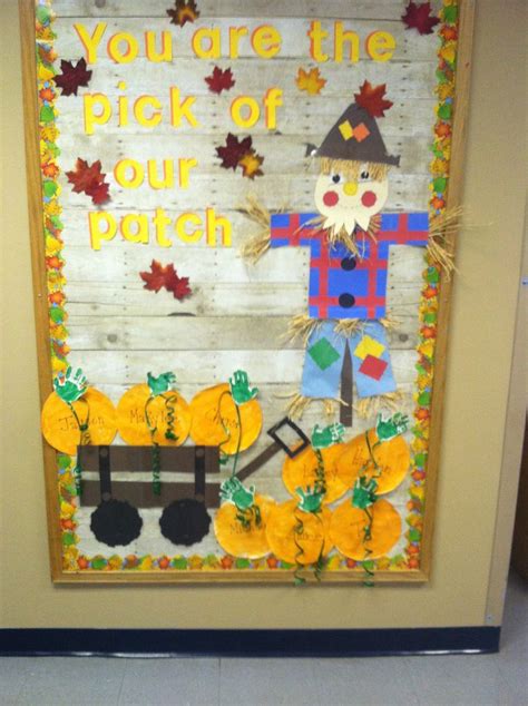 Fall bulletin board with scarecrow and pumpkins | Fall crafts ...