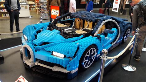 Lego Life Size Bugatti Chiron : Lego built a life-size Bugatti Chiron ...