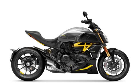 Ducati Diavel 1260: discover the new Black and Steel