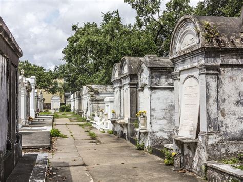 Here’s a map of New Orleans cemeteries you don't want to miss. - Curbed ...