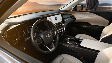 Así es el nuevo Lexus RX 2023, un SUV con tres opciones híbridas