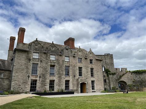 Hay Castle, Home of a Self-Made King – Distant Dwellings