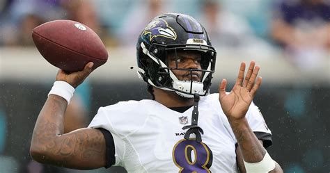 Lamar Jackson Rips Fan Saying Ravens Shouldn't Give Him New Contract in ...