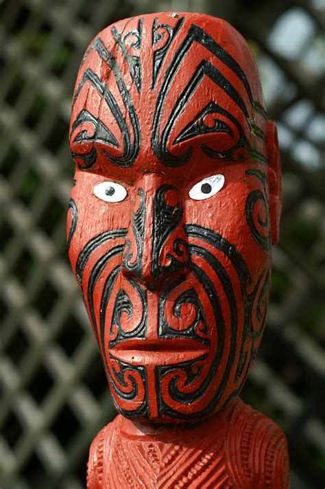 File:Maori Statue in Rotorua New Zealand.JPG - Wikimedia Commons