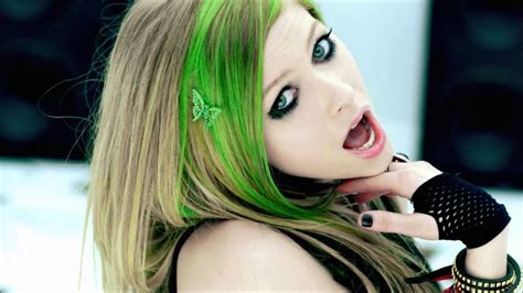 Avril Lavigne - Smile - YouTube