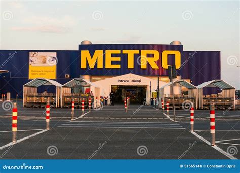 Metro Cash&carry Supermarket Editorial Image | CartoonDealer.com #40893154