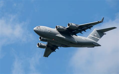 Gigantic C-17 Globemaster BLOCKS The Entire Airport Near India-China ...