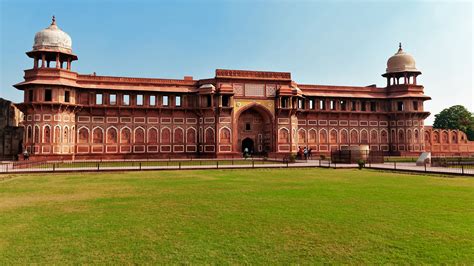 Explore the Agra Fort | A UNESCO World Heritage Site | andbeyond