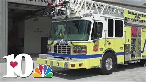 Rural Metro unveils new ladder firetruck - YouTube