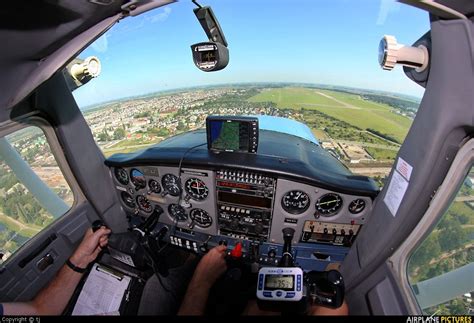 Cockpit of Cessna 152 Aerobat | Planes | Airplane flying, Airplane ...