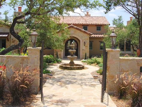 Tuscan Style Homes With Courtyard