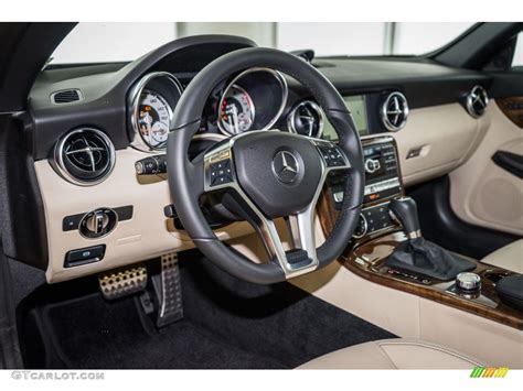 2016 Mercedes-Benz SLK 300 Roadster Interior Color Photos | GTCarLot.com