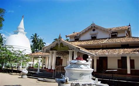 9 Temples In Colombo To Experience Peace & Divinity