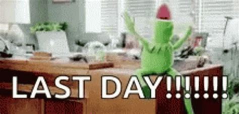 Friday Before Christmas Running Late GIF - Friday Before Christmas ...