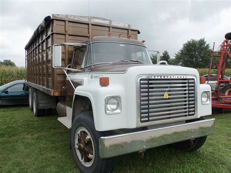 International Loadstar 1800 tandem axle truck | Farm trucks ...