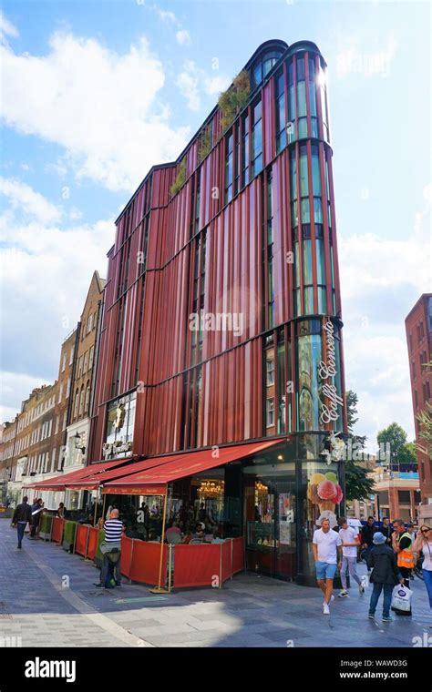 Red building at 28 South Molton Street, London, UK Stock Photo - Alamy